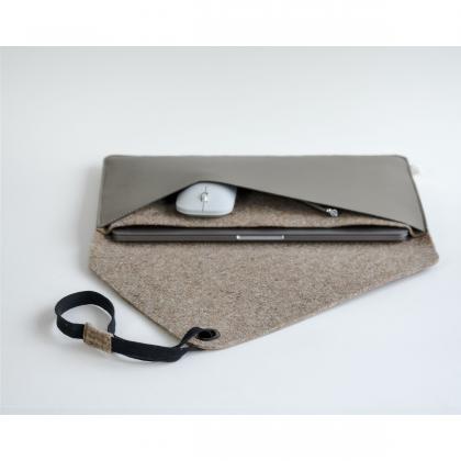 Felt laptop outlet bag